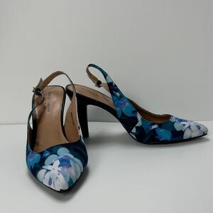 Charles David Blue Floral Pointed Slingback Heels